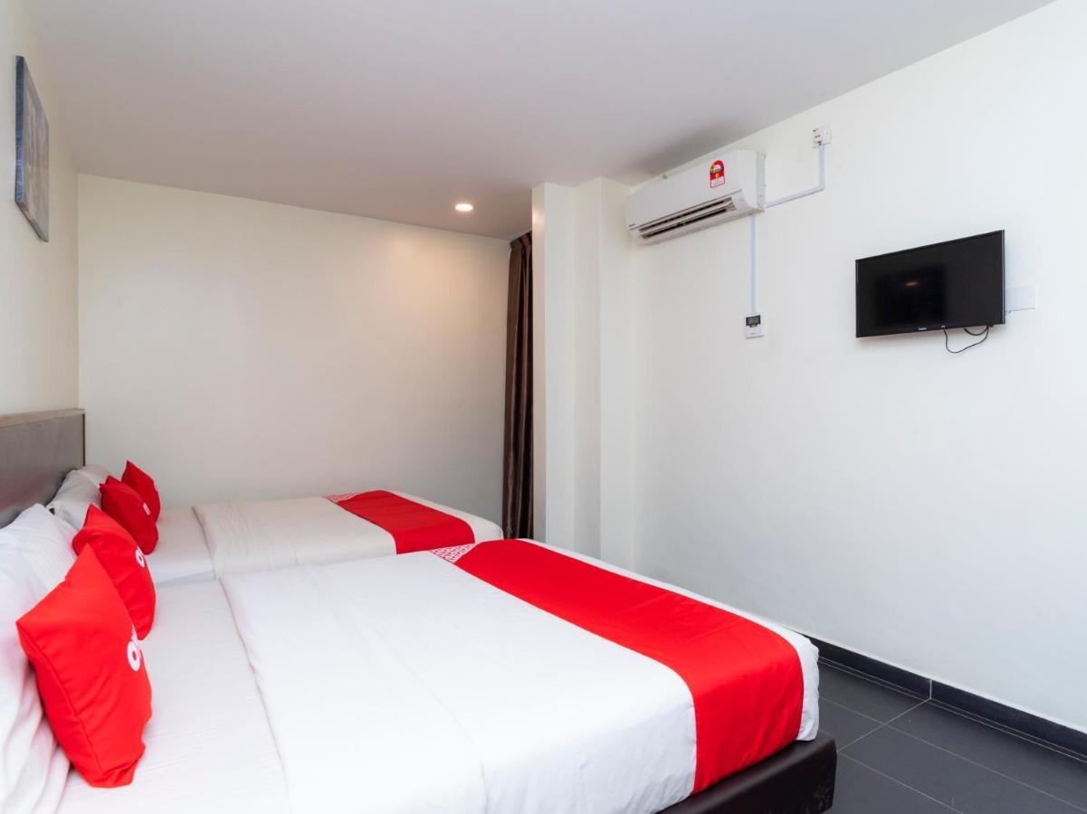 Oyo 44095 Bluewater Hotel Mersing Buitenkant foto