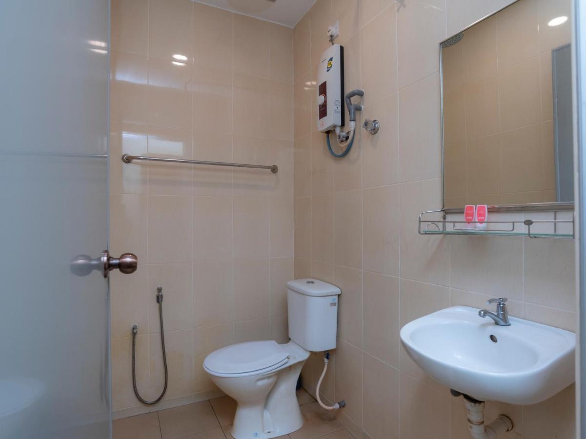 Oyo 44095 Bluewater Hotel Mersing Buitenkant foto