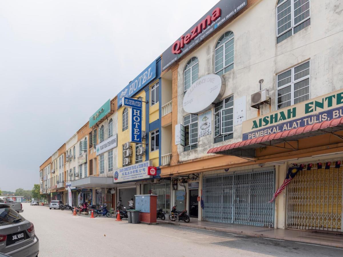 Oyo 44095 Bluewater Hotel Mersing Buitenkant foto
